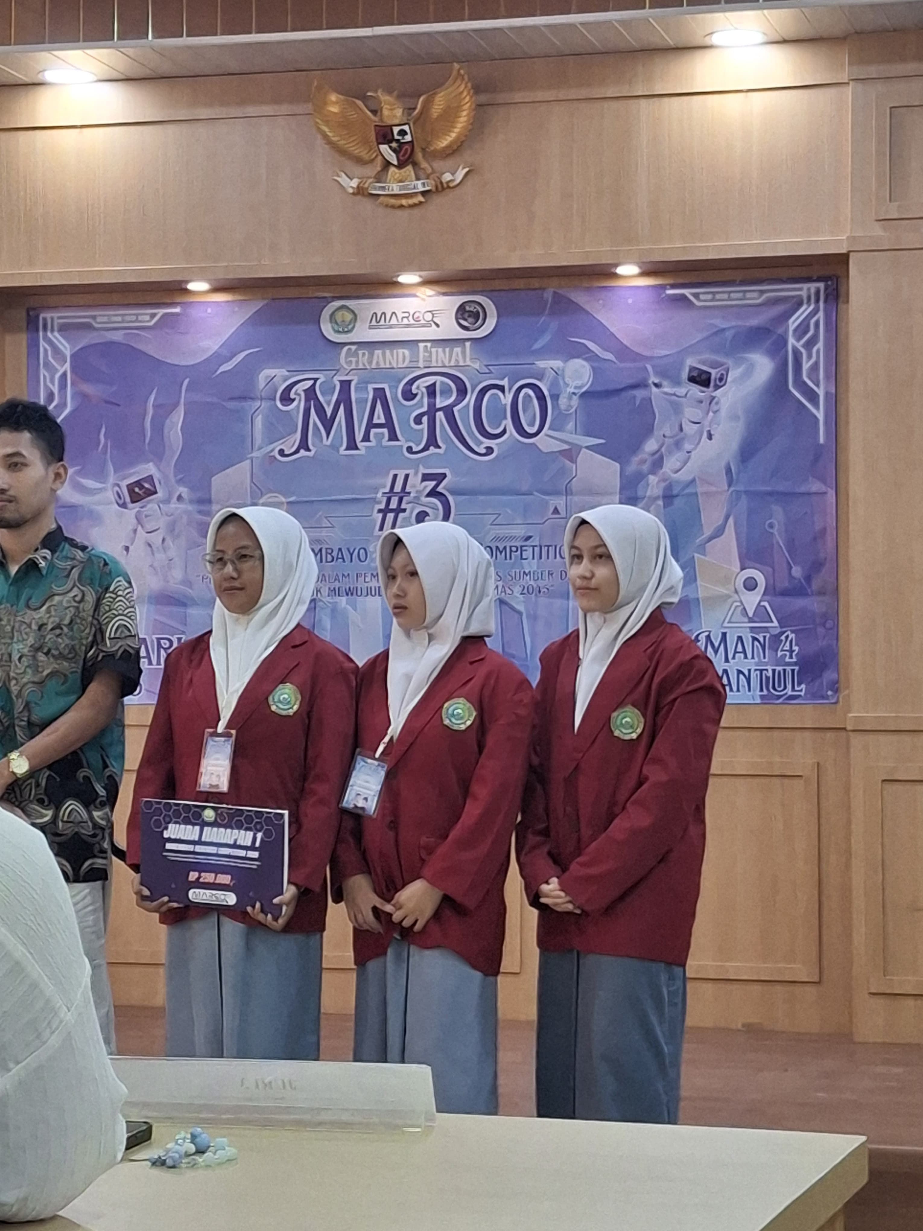 Tim 2 Excellent Researcher Club (ERC) MAN 3 Bantul Raih Juara Harapan 1 Manembayo Research Competition (MARCO) yang digelar MAN 4 Bantul dalam rangka milad ke-56 Sabtu, 18 Januari 2025