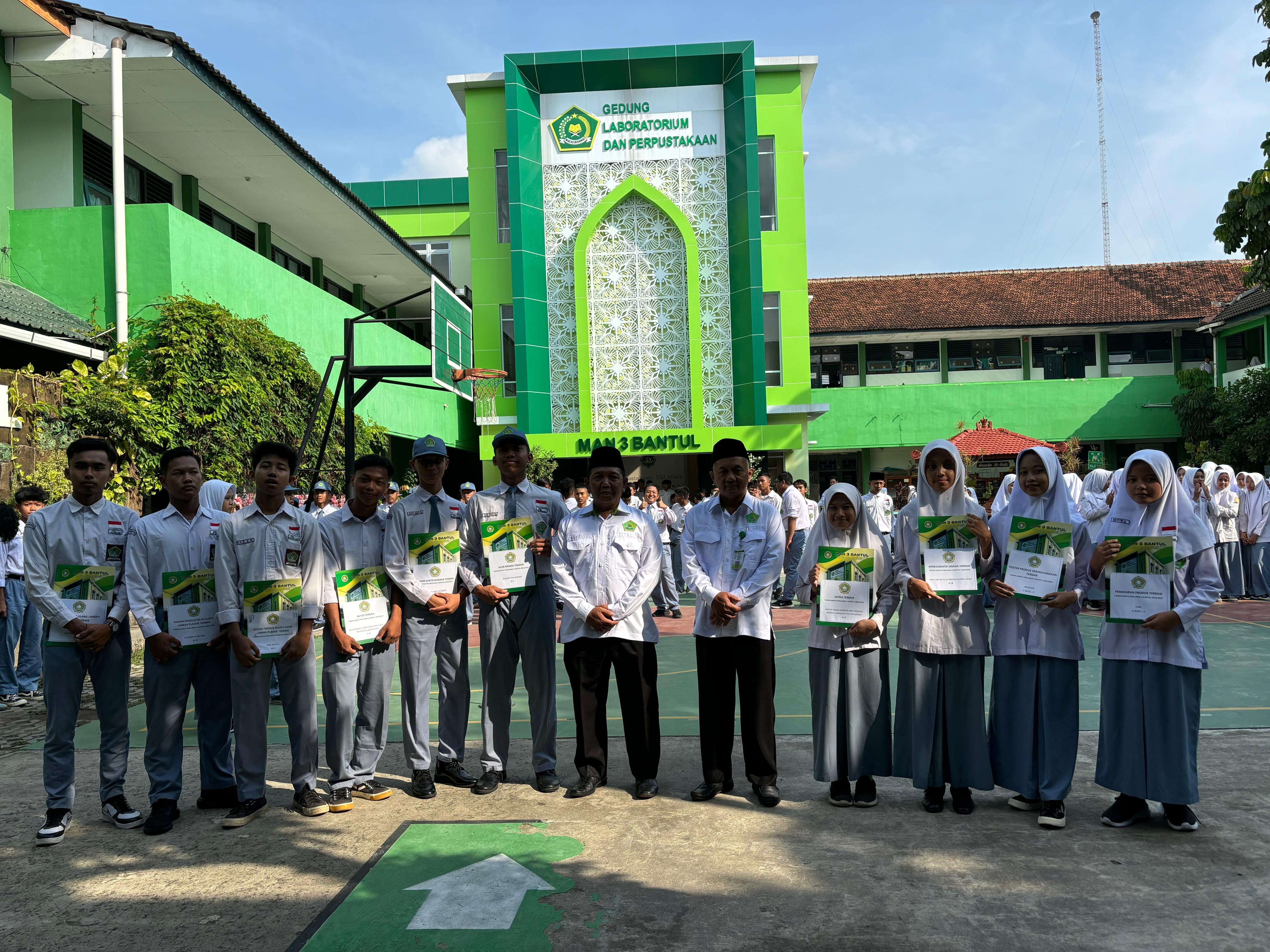 Para Pemenang Lomba Panen Karya P5RA MAN 3 Bantul